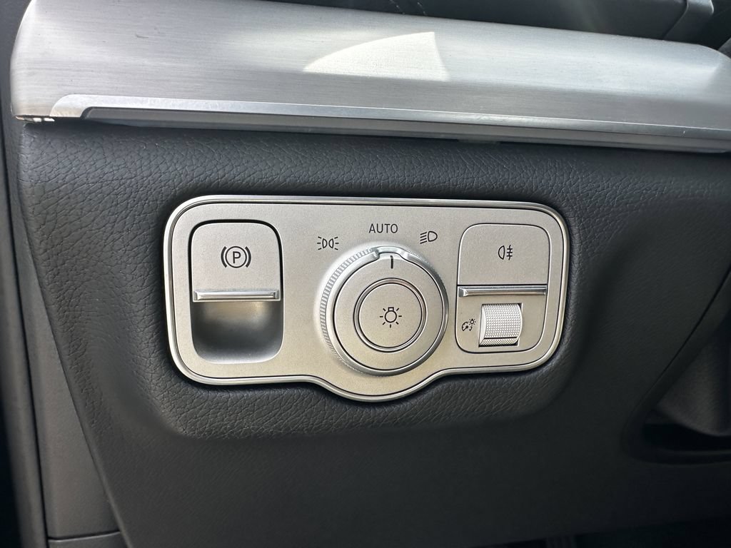 Certified 2025 Mercedes-Benz GLS 450 4MATIC image 37