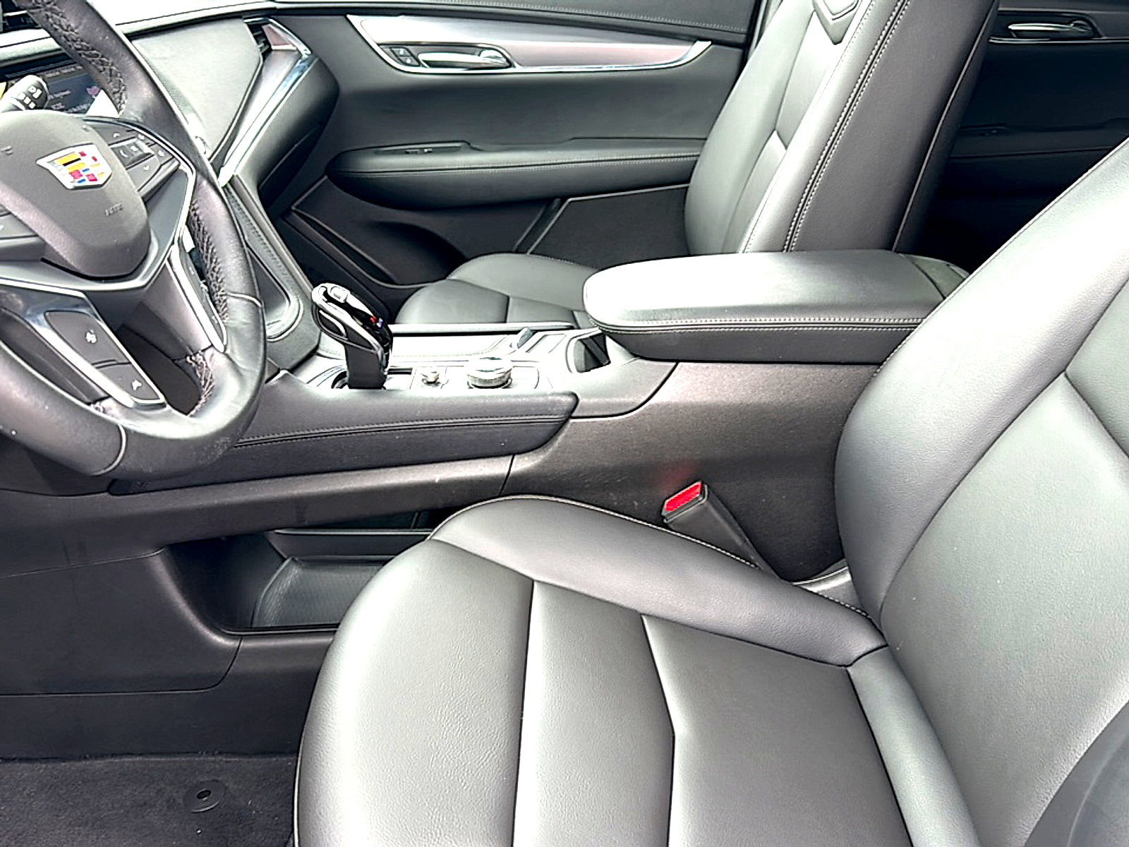 Used 2022 Cadillac XT5 Luxury FWD image 13