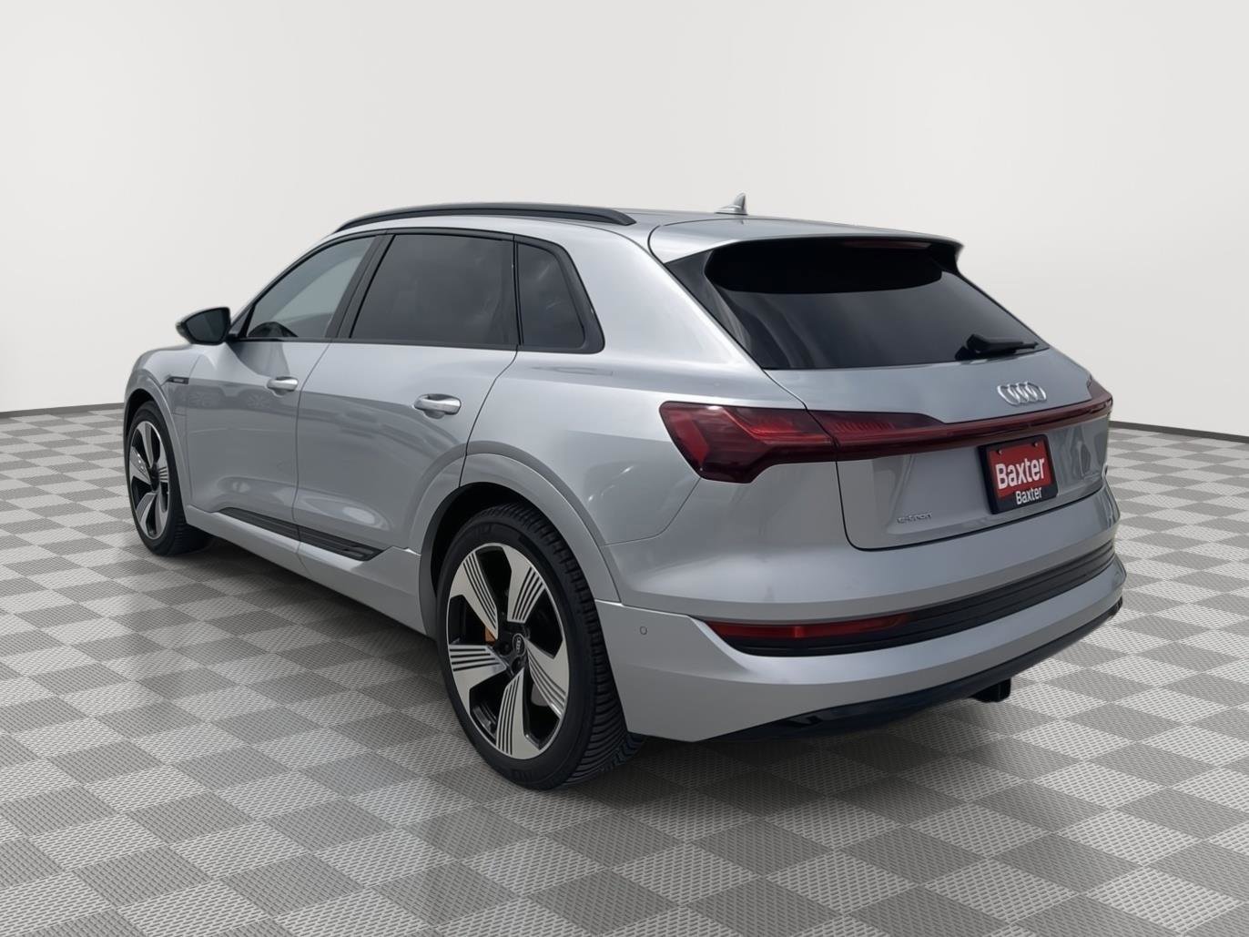 Used 2023 Audi e-tron Premium Plus w/ Premium Plus Package AWD/4WD image 5