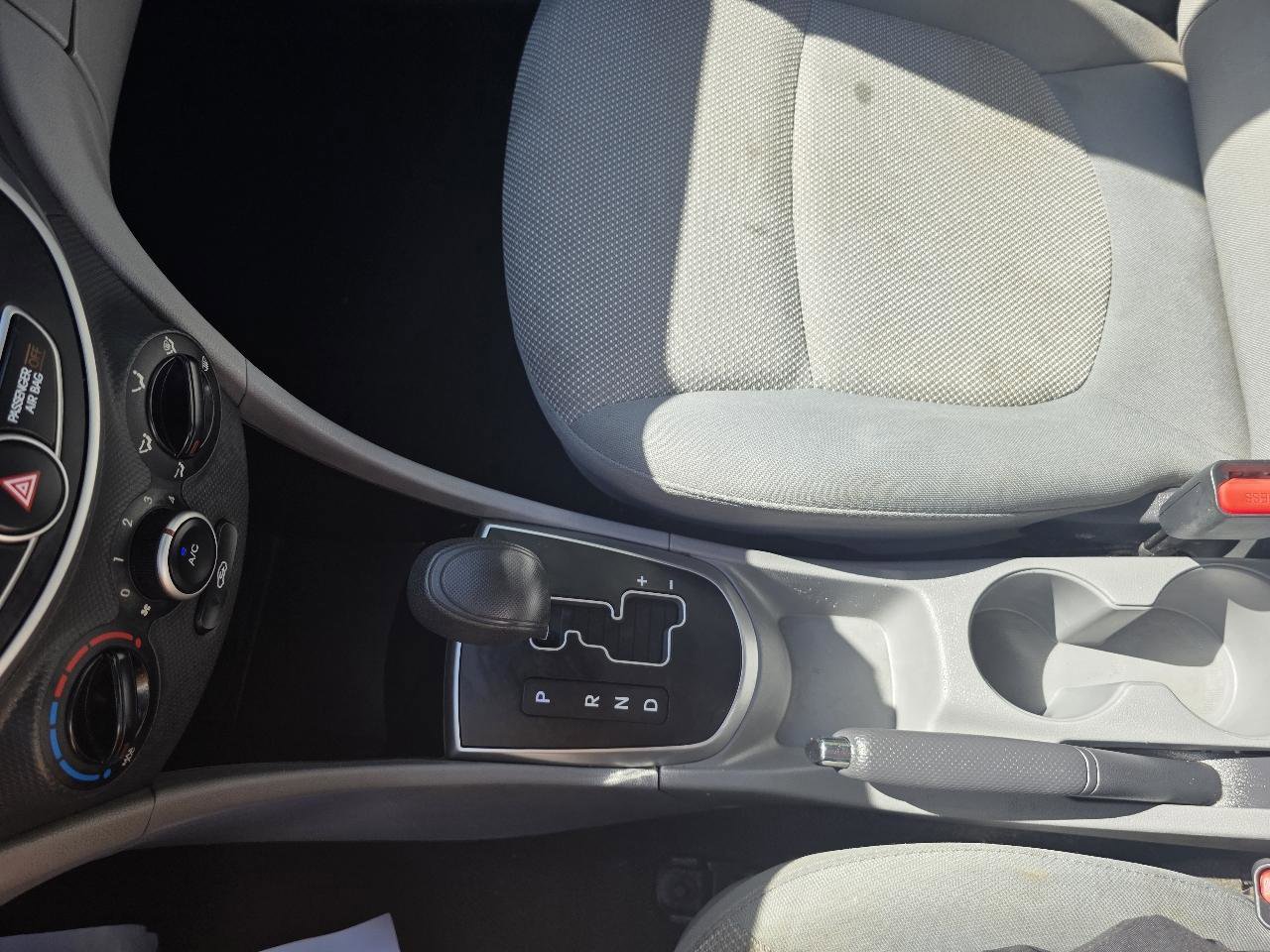 Used 2014 Hyundai Accent GLS FWD image 12