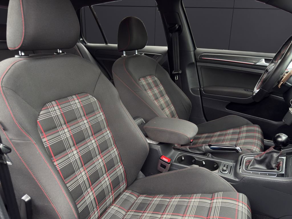 Used 2020 Volkswagen GTI S image 14