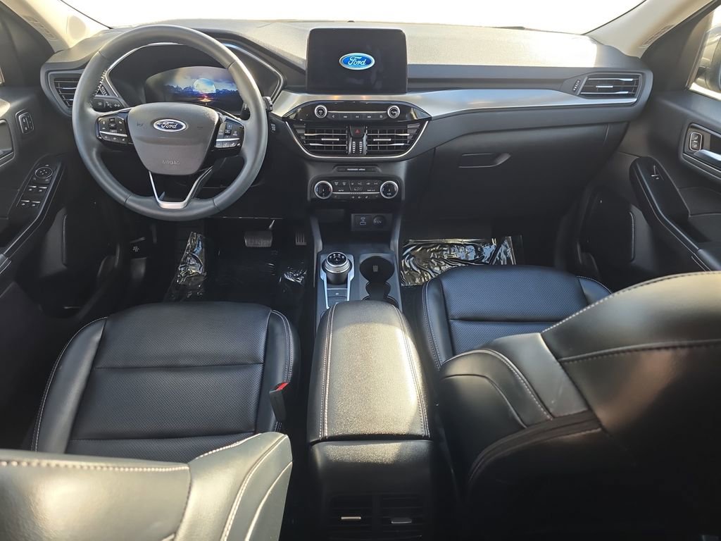 Used 2022 Ford Escape Titanium w/ Class II Trailer Tow Package image 11