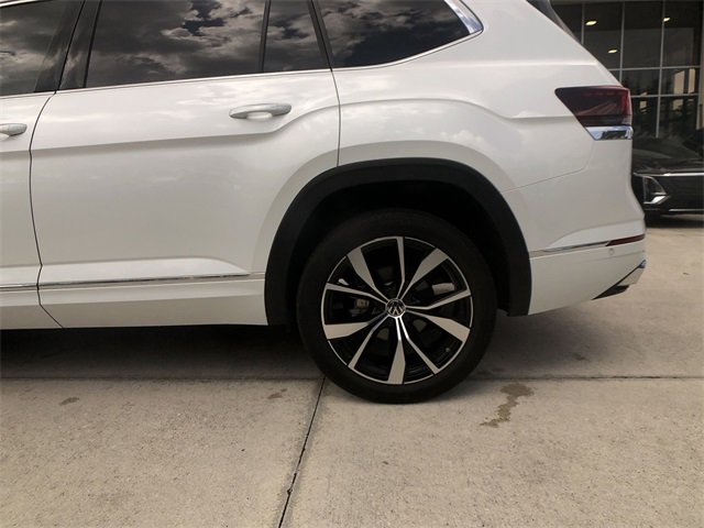 Used 2024 Volkswagen Atlas SEL Premium R-Line image 18