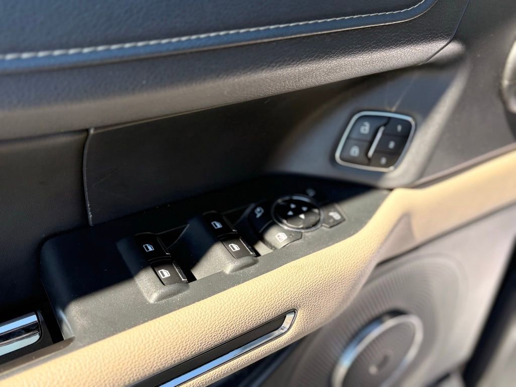 Used 2024 Ford Expedition Max XLT image 19