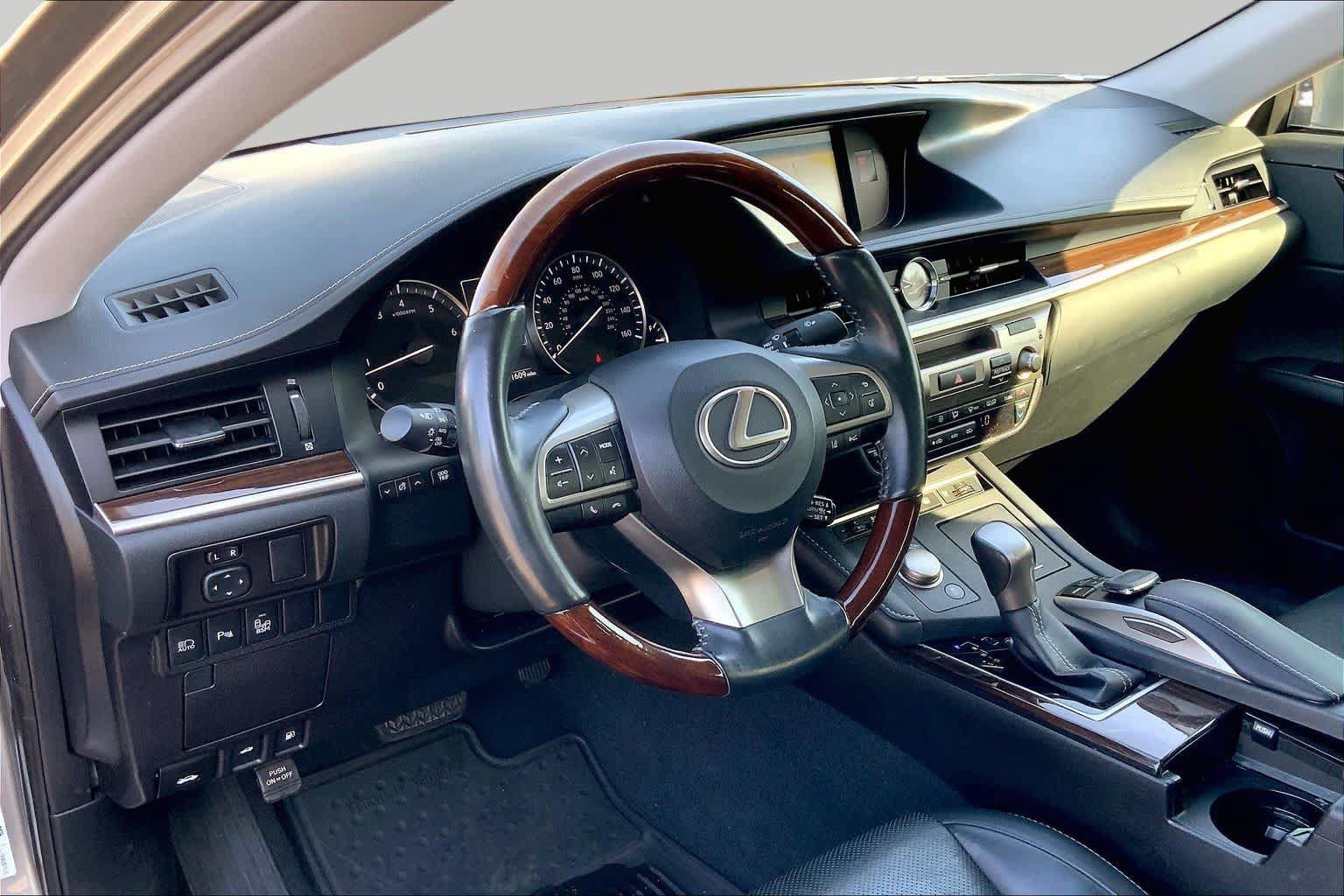 Used 2017 Lexus ES 350 FWD image 17