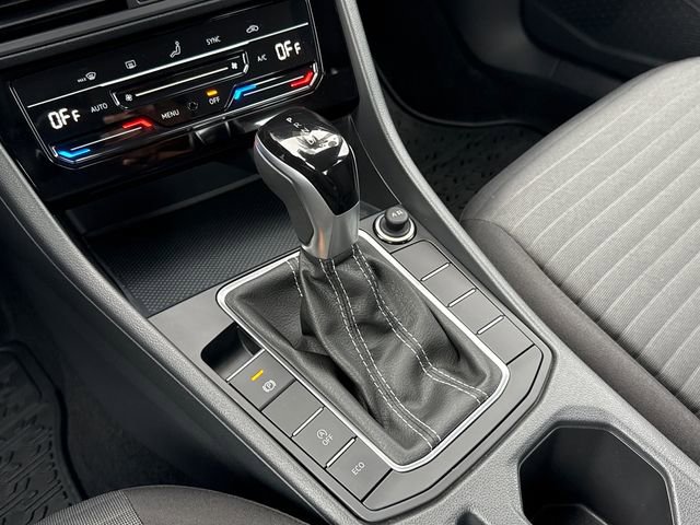 Certified 2025 Volkswagen Jetta S image 29