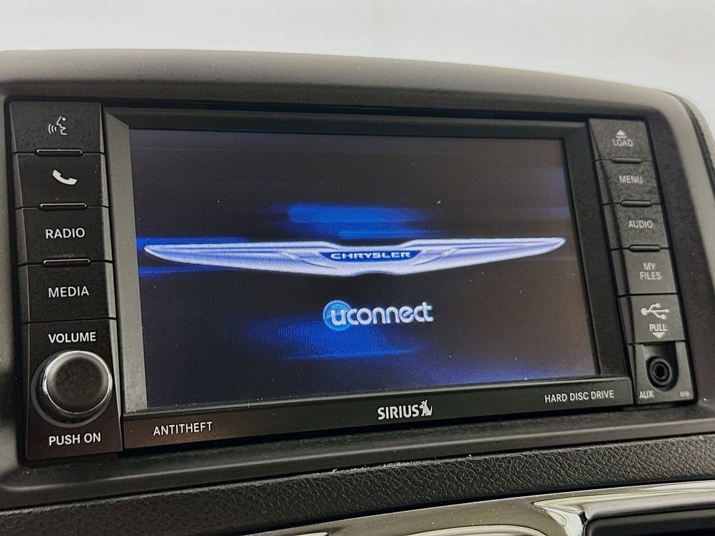 Used 2014 Chrysler Town & Country Limited image 15