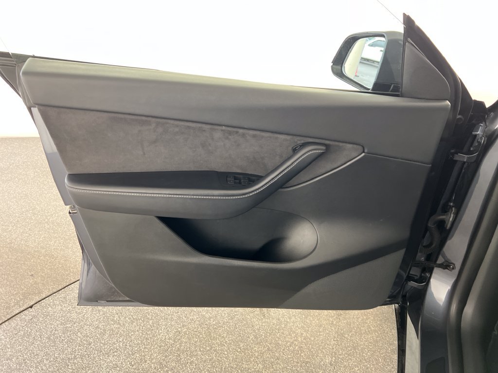 Used 2022 Tesla Model Y Performance AWD/4WD image 13