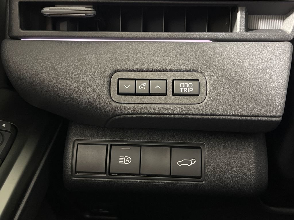 New 2026 Toyota C-HR AWD/4WD image 28
