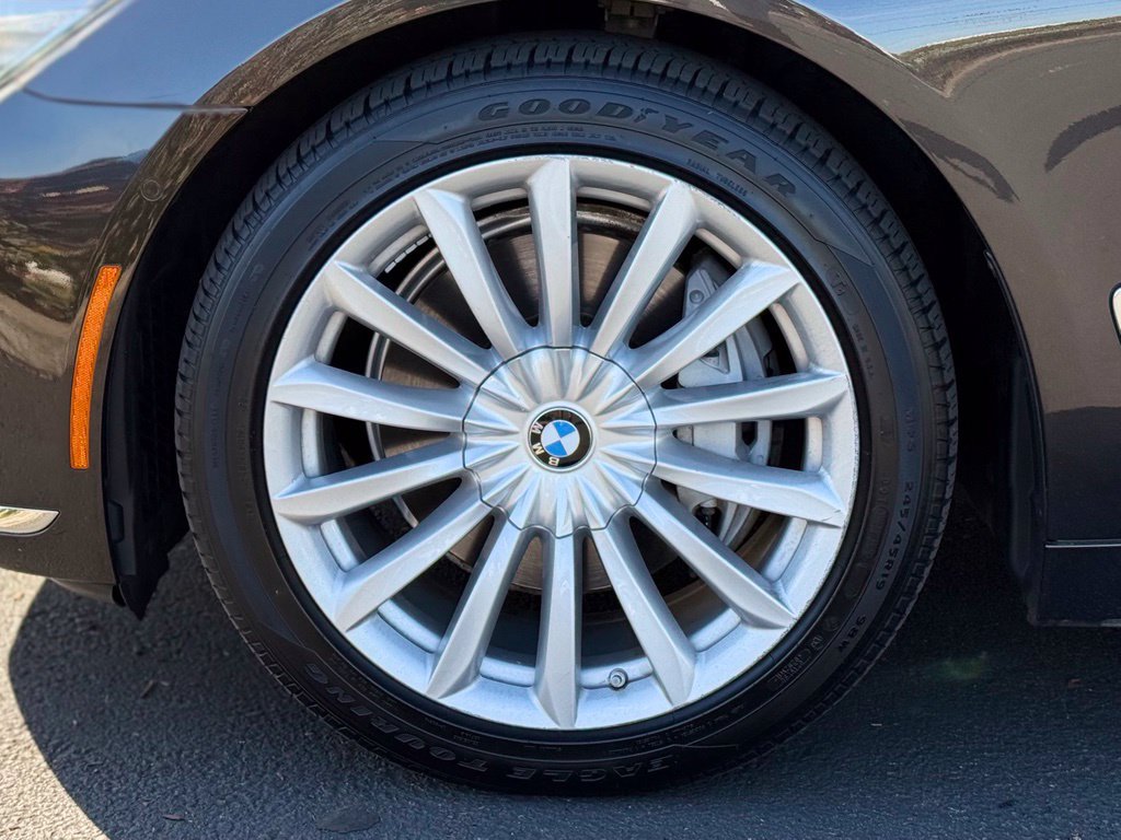 Used 2016 BMW 740i RWD image 9