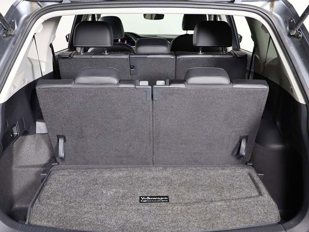 Used 2023 Volkswagen Tiguan SE w/ Panoramic Sunroof Package image 20