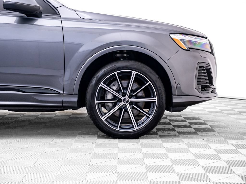 Used 2025 Audi Q7 2.0T Premium Plus w/ Premium Plus Package AWD/4WD image 36