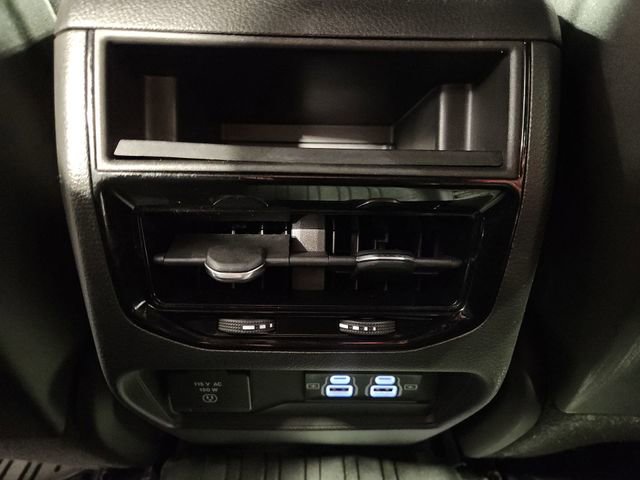 Used 2023 Jeep Grand Cherokee Altitude AWD/4WD image 21