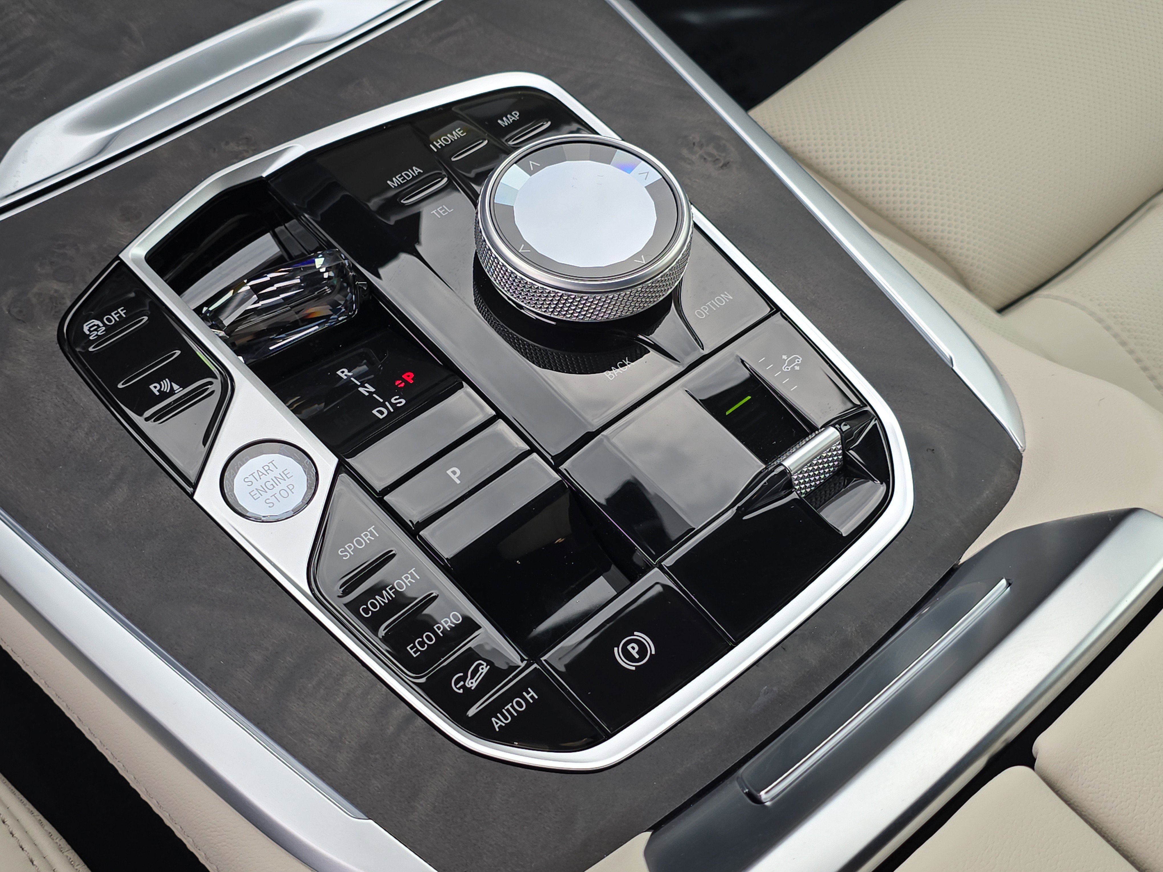 New 2026 BMW X7 M60i image 31
