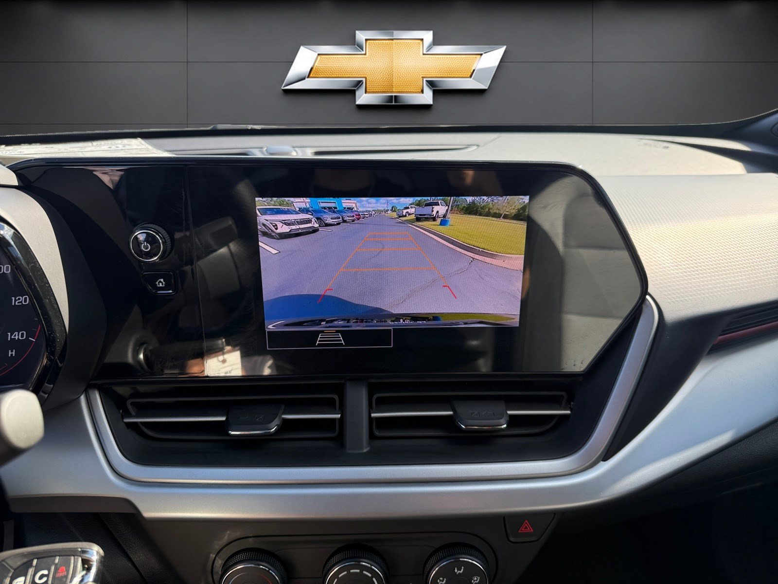 New 2026 Chevrolet Trax RS w/ Sunroof Package FWD image 29
