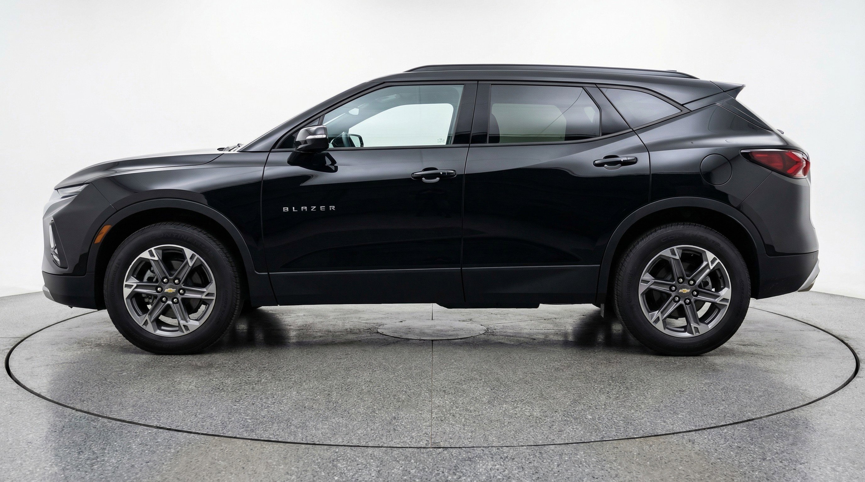 Used 2025 Chevrolet Blazer LT image 5