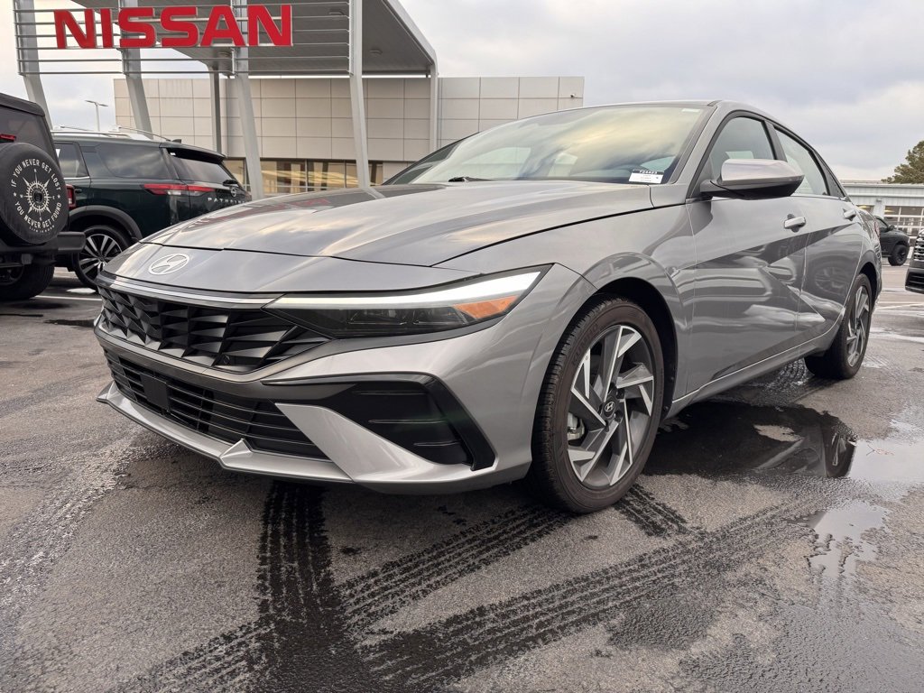 Used 2024 Hyundai Elantra SEL w/ Convenience Package image 1