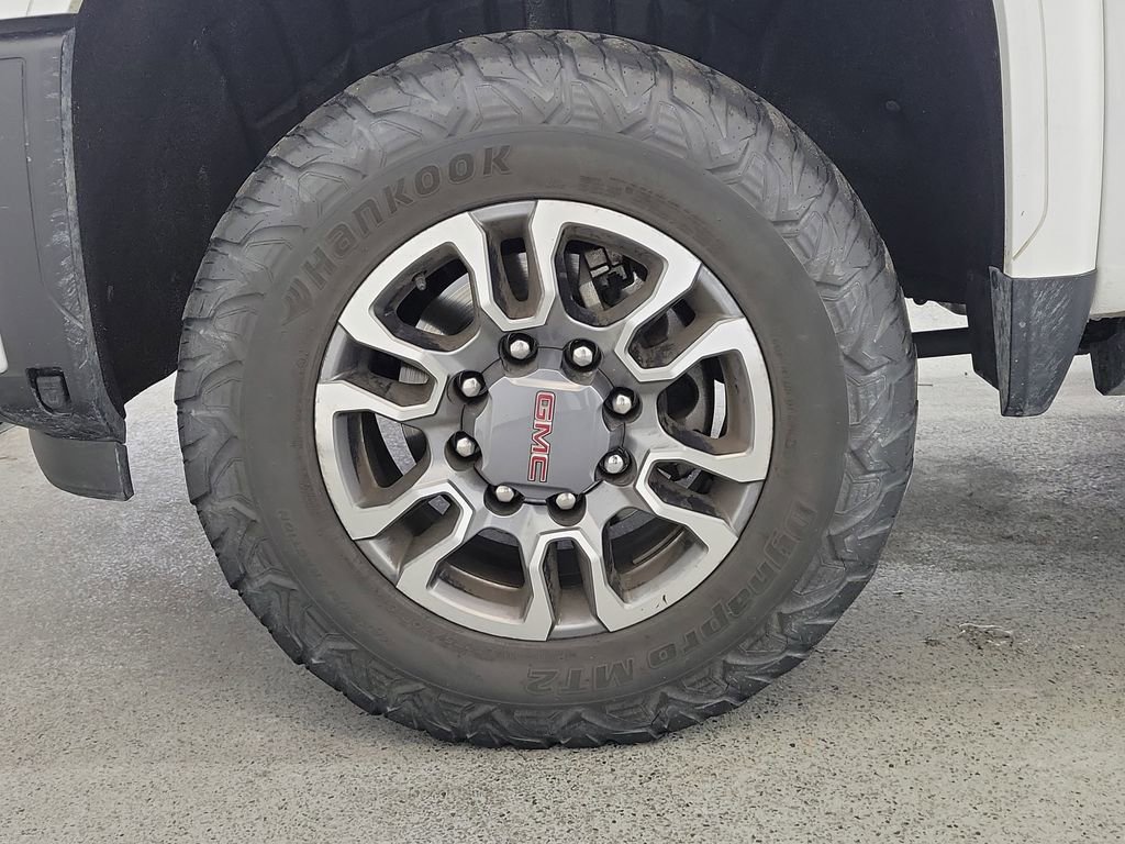 Used 2024 GMC Sierra 2500 AT4 w/ AT4 Premium Plus Package AWD/4WD image 9