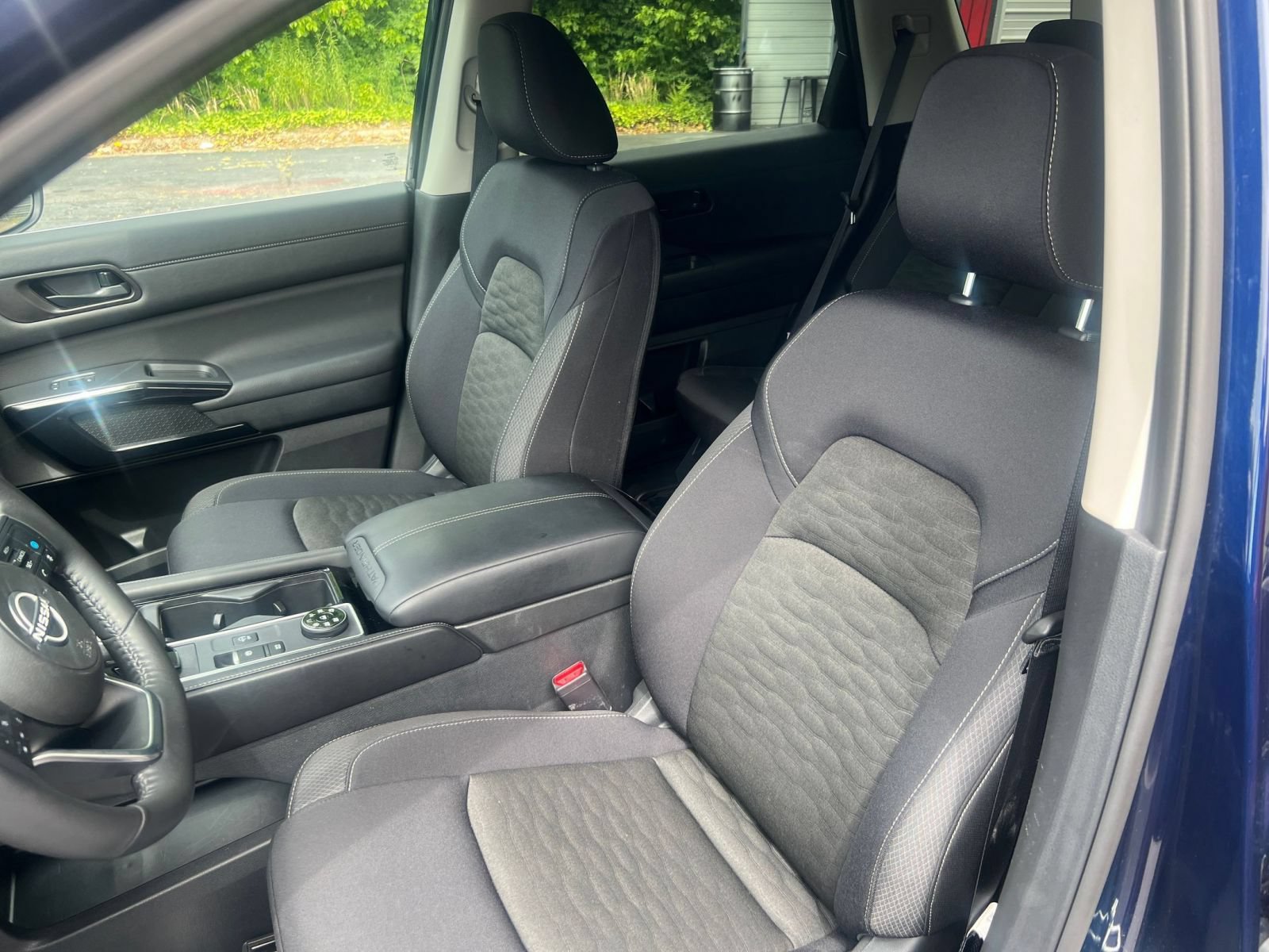 Used 2025 Nissan Pathfinder SV AWD/4WD image 35