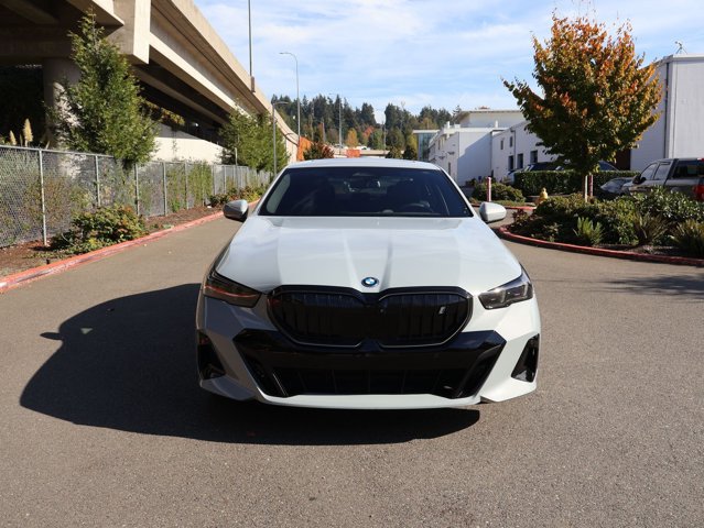 Certified 2024 BMW i5 eDrive40i w/ M Sport Package RWD image 3