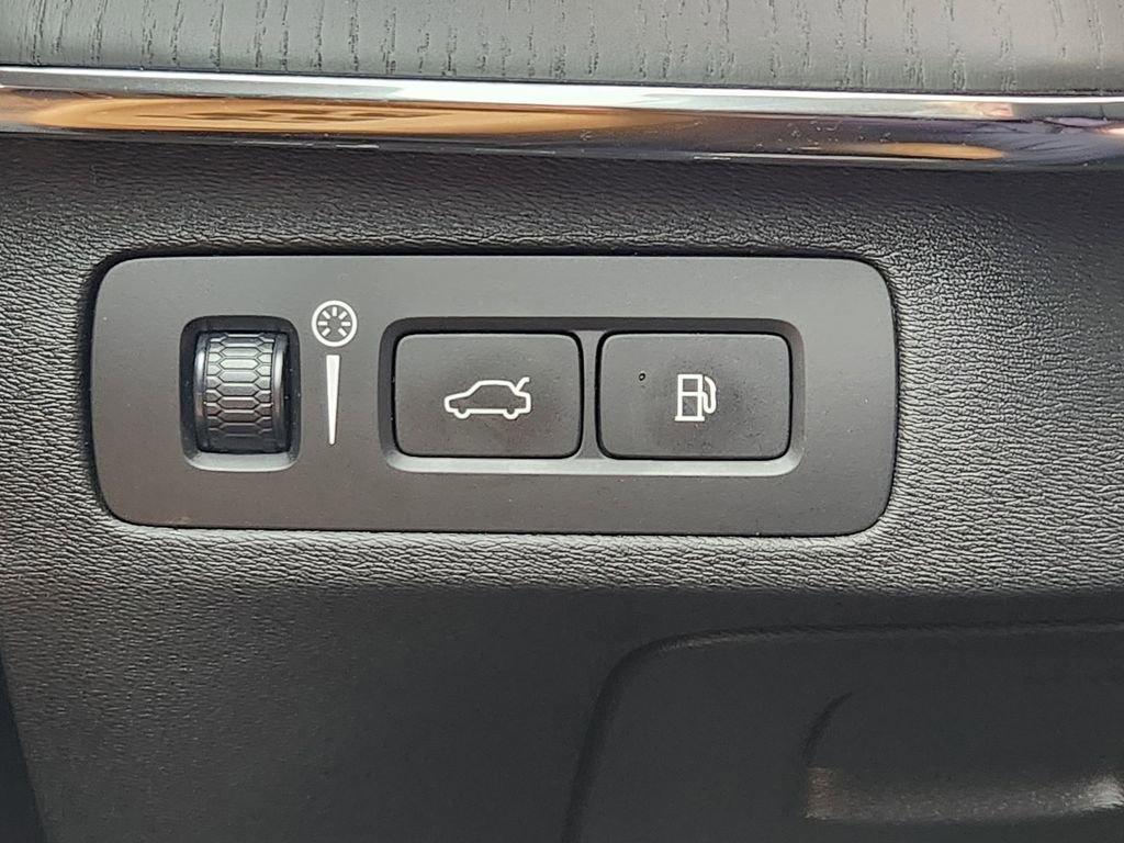 Used 2021 Volvo XC90 T8 Inscription w/ Protection Package Premier image 11