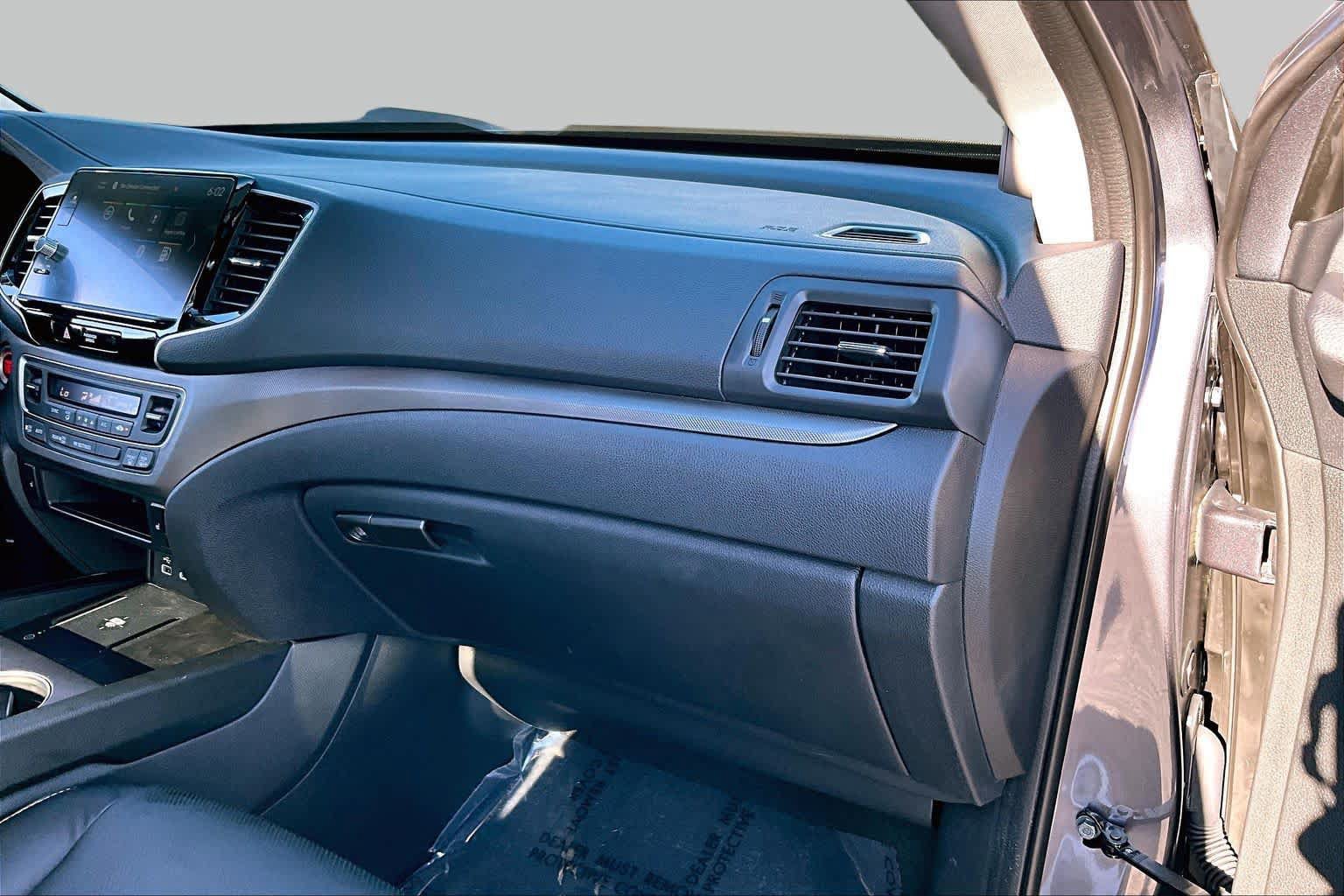 Certified 2025 Honda Ridgeline RTL image 18
