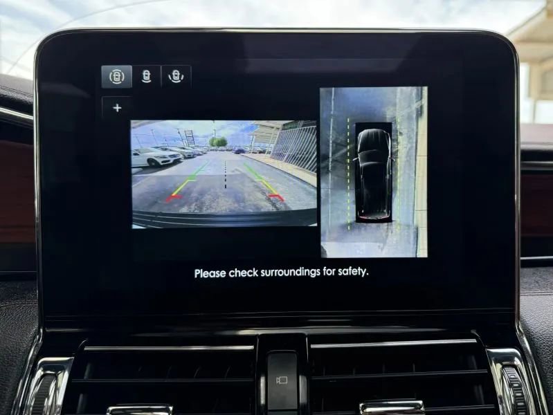 Used 2020 Lincoln Navigator L Reserve w/ Luxury Package RWD image 35