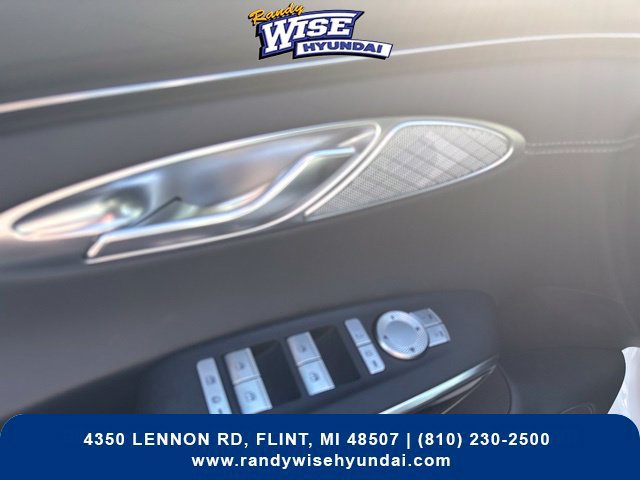 Used 2025 Genesis GV70 2.5T AWD/4WD image 16