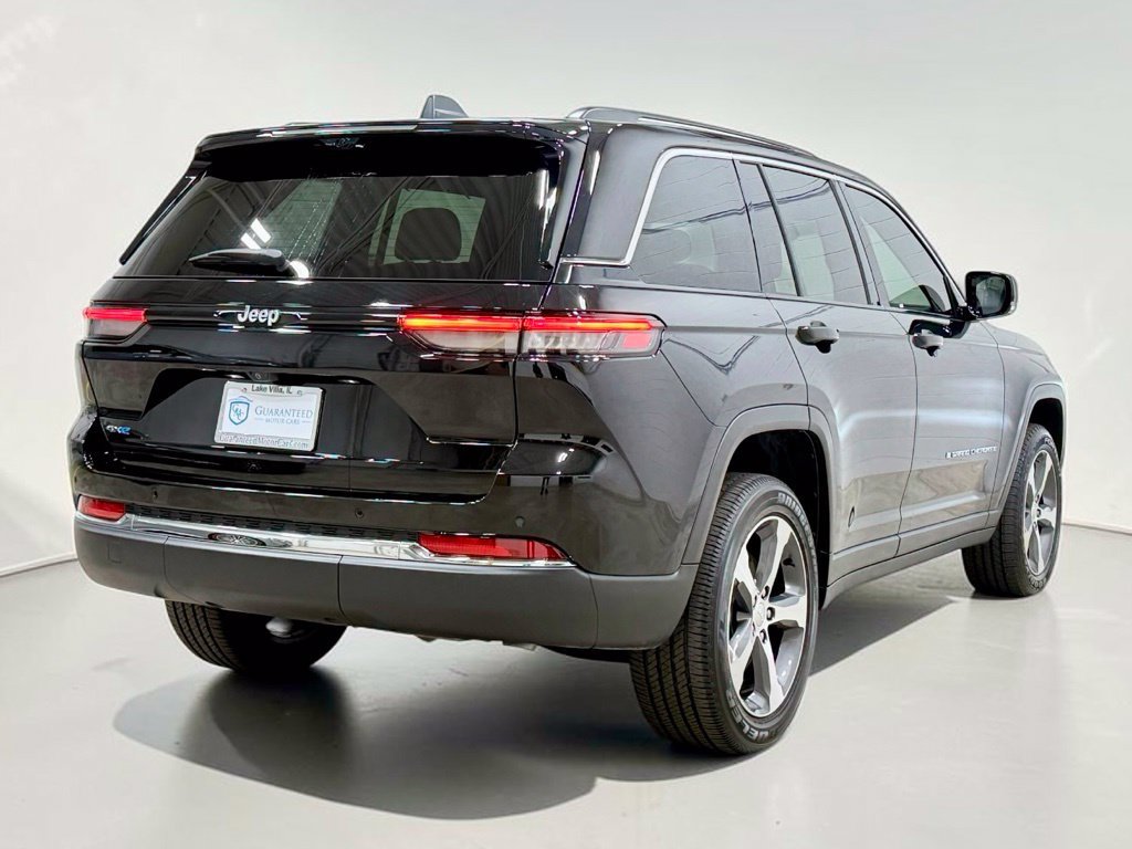 Used 2022 Jeep Grand Cherokee Limited 4xe w/ Luxury Tech Group II AWD/4WD image 15