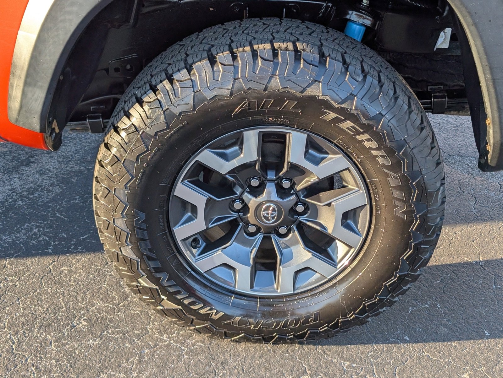 Used 2017 Toyota Tacoma TRD Sport image 27