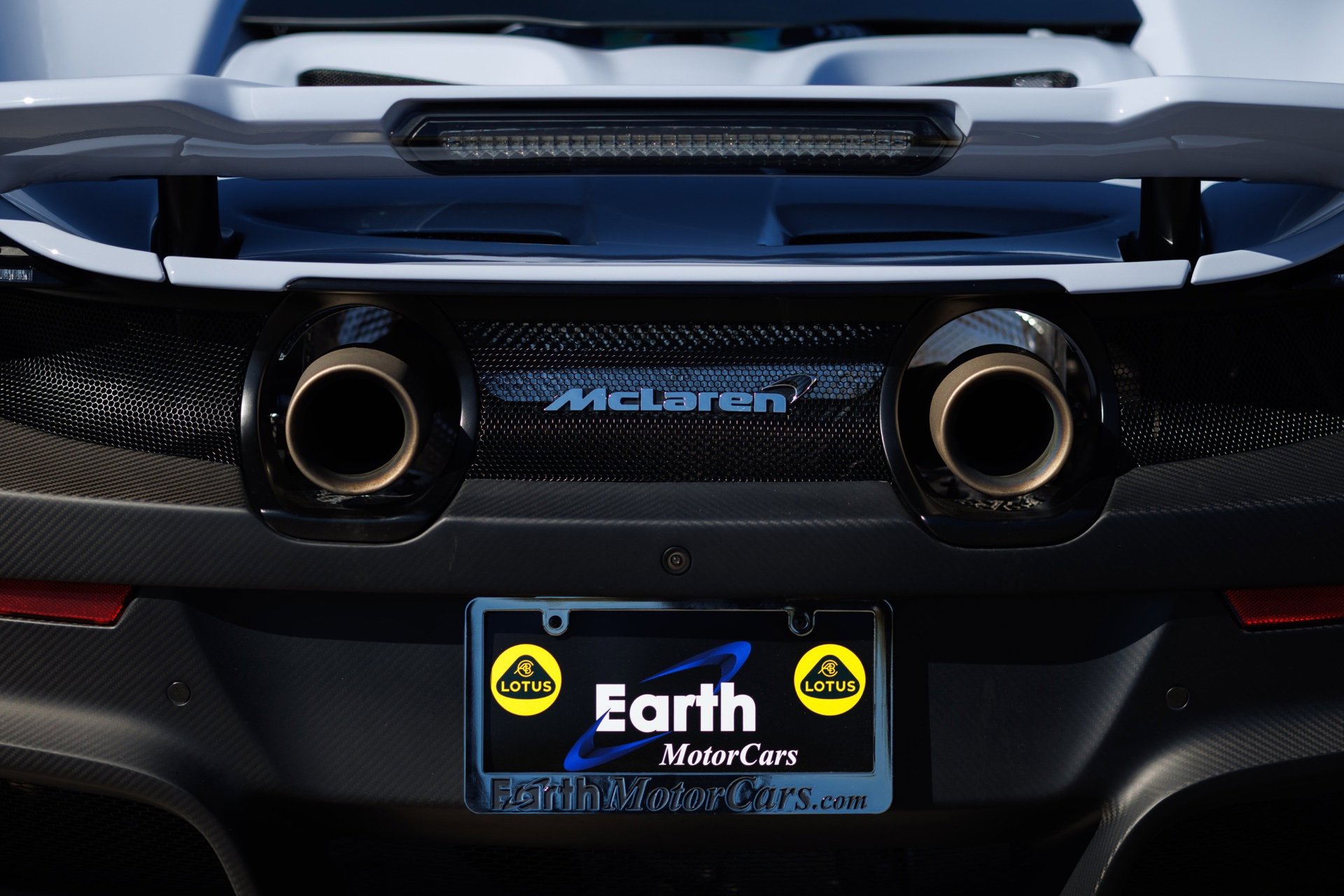 Used 2016 McLaren 675LT Spider image 36