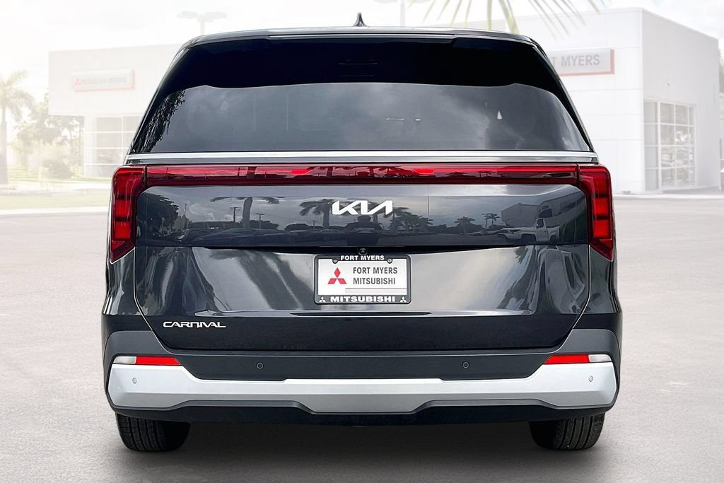 Used 2026 Kia Carnival FWD image 18