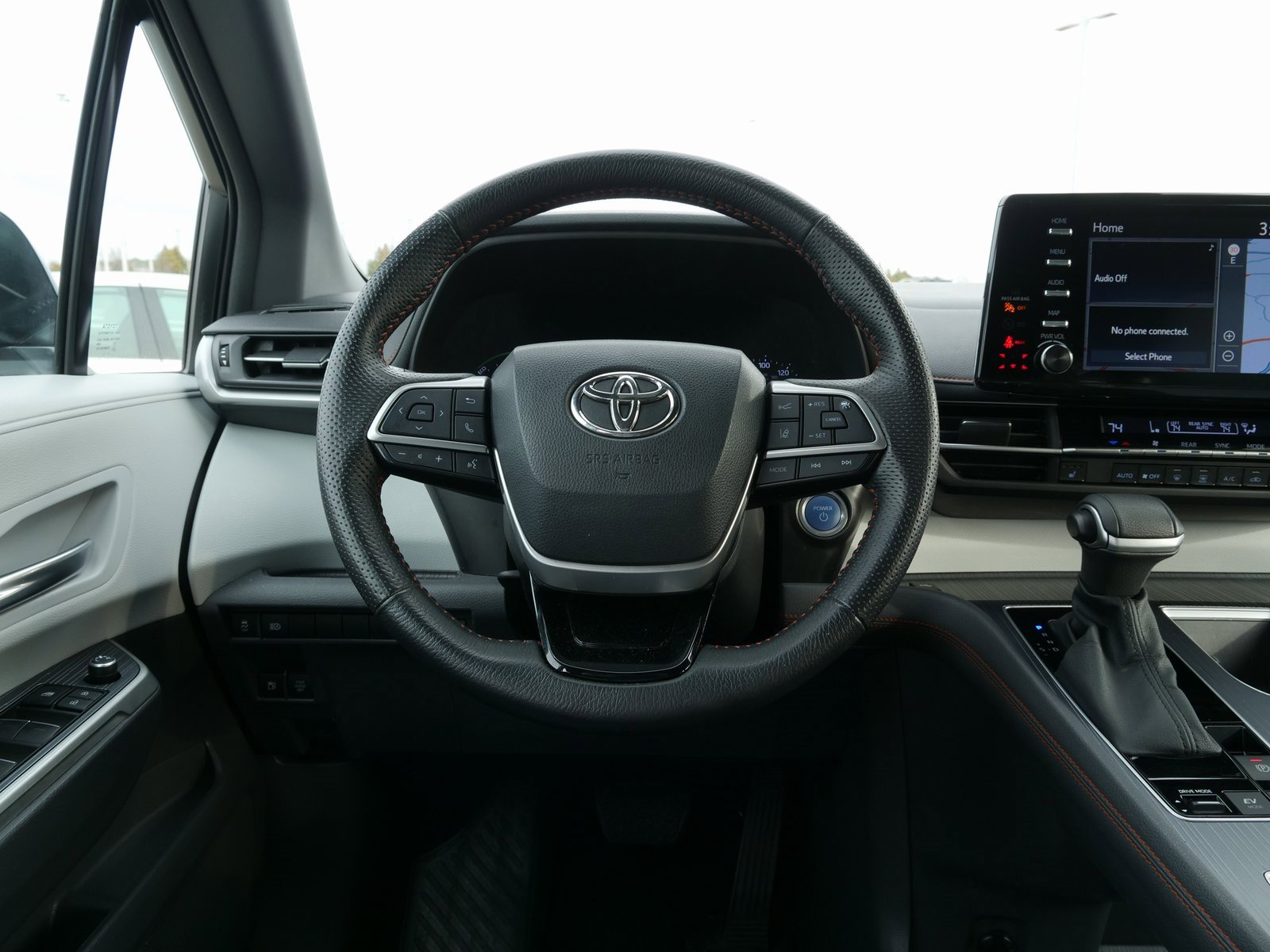 Used 2023 Toyota Sienna XSE image 23