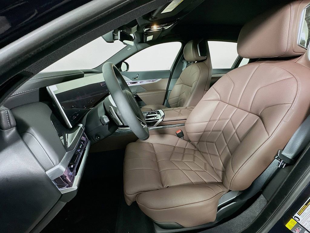 New 2026 BMW 750e xDrive w/ Executive Package image 16