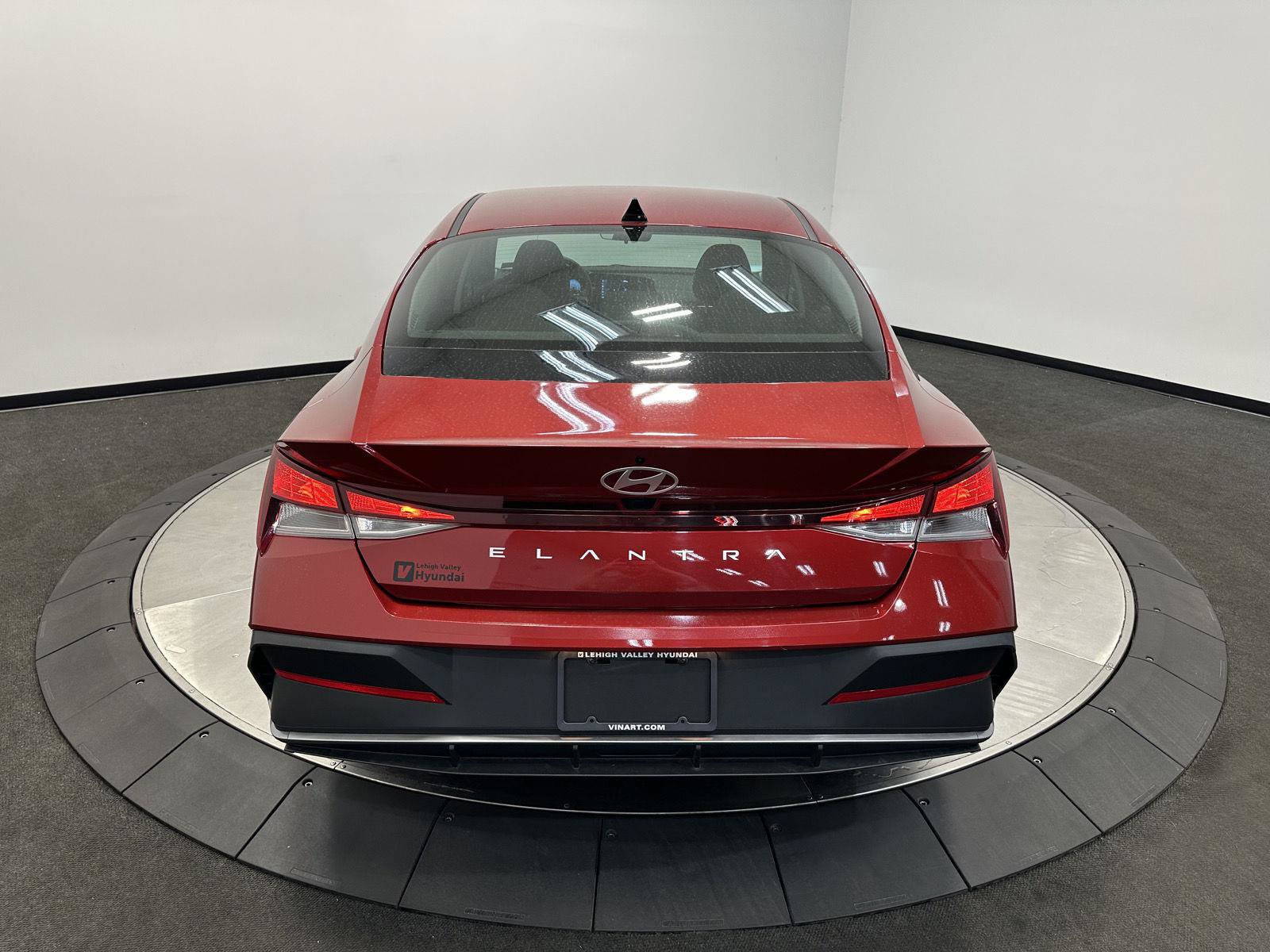 Certified 2024 Hyundai Elantra SEL FWD image 6