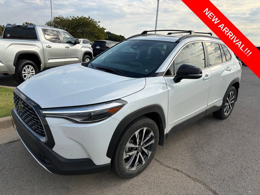 Certified 2025 Toyota Corolla Cross XLE w/ Convenience Package FWD image 1