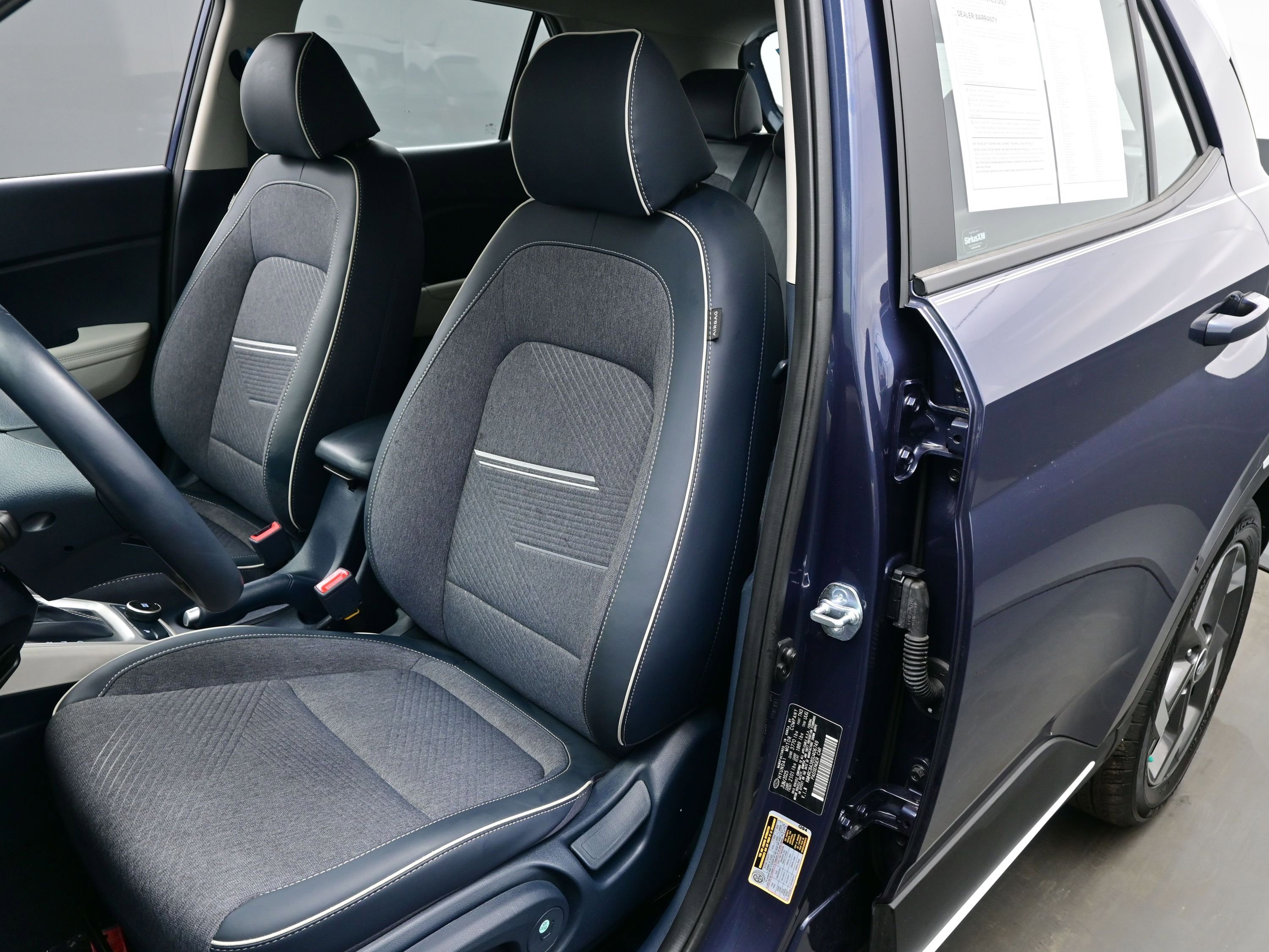 Certified 2025 Hyundai Venue Limited image 11