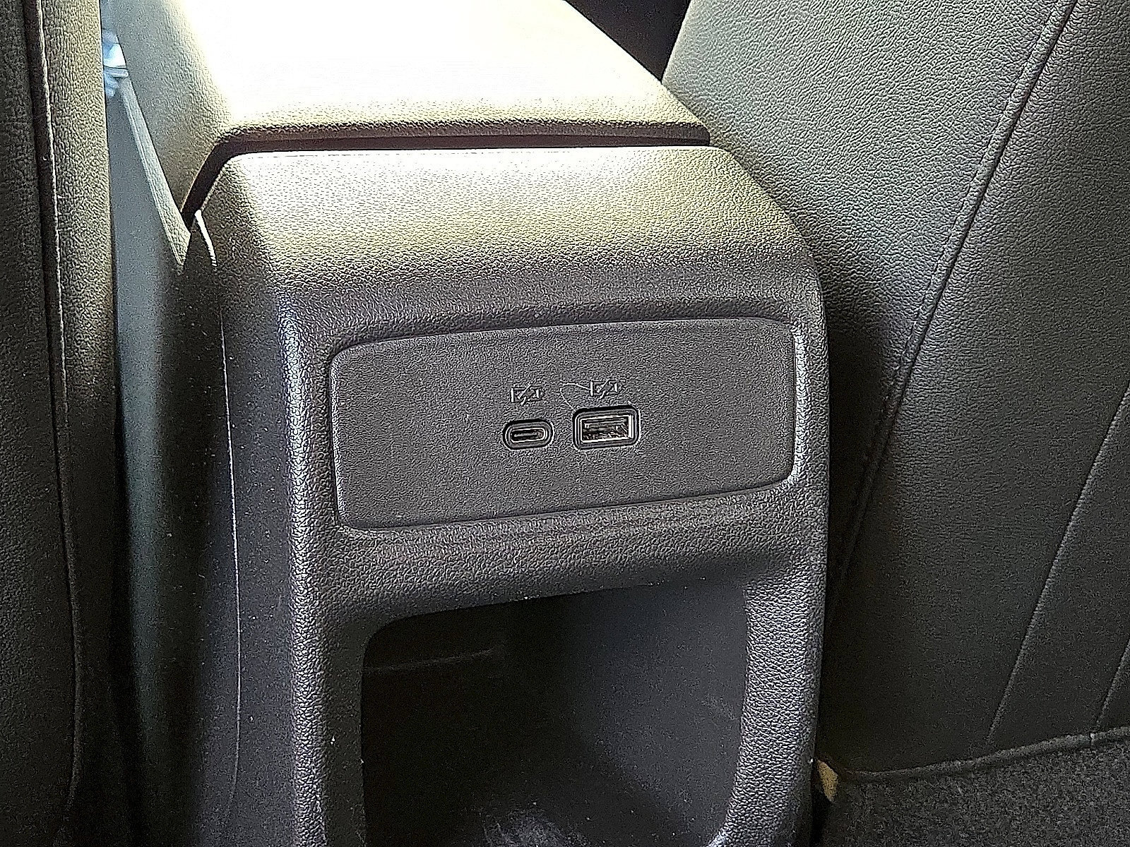 Used 2025 Chevrolet Trax LT w/ LT Convenience Package FWD image 16