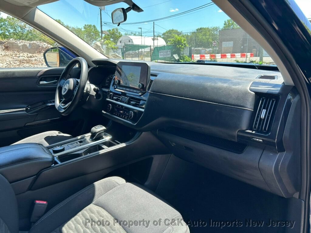 Used 2022 Nissan Pathfinder S AWD/4WD image 31