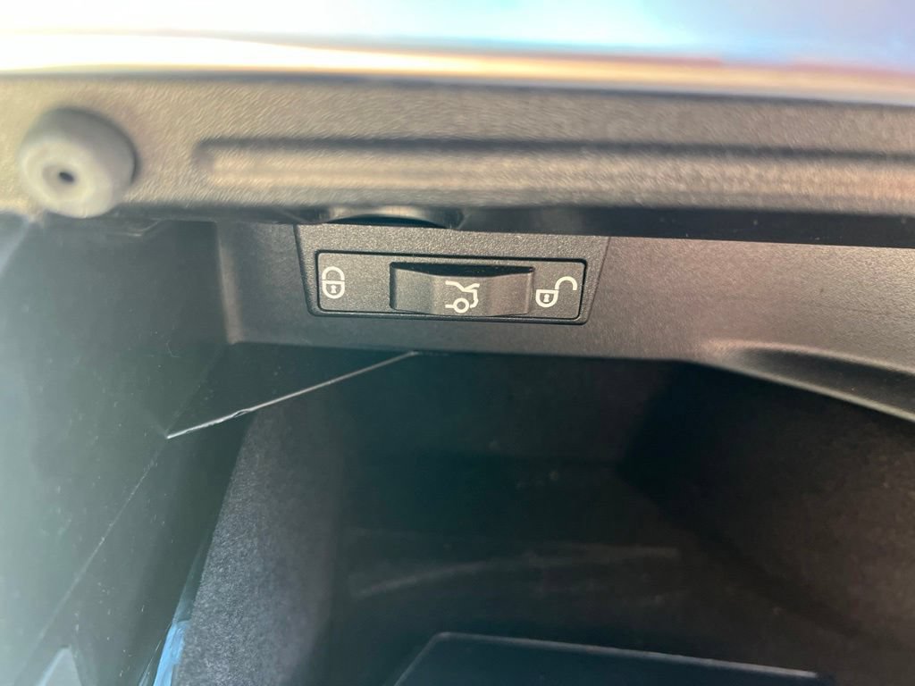 Used 2021 Mercedes-Benz C 300 Sedan image 14