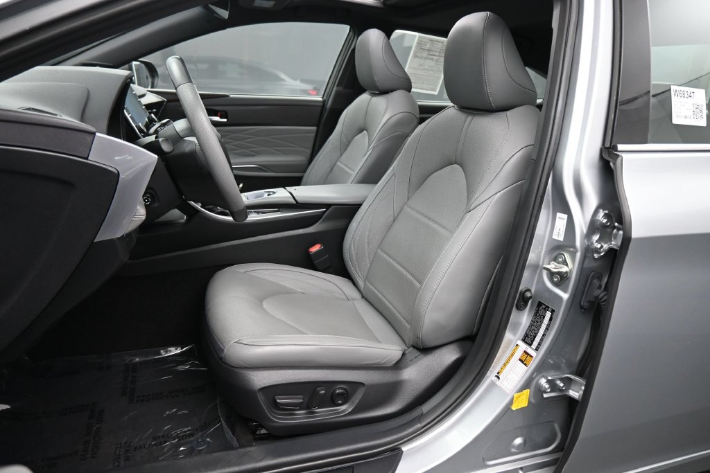 Used 2020 Toyota Avalon Limited w/ Advanced Safety Package FWD image 18