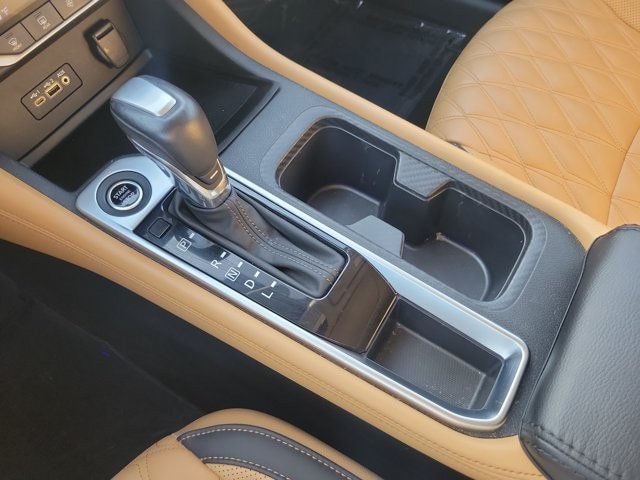 Used 2022 Nissan Sentra SV w/ SV Premium Package FWD image 31