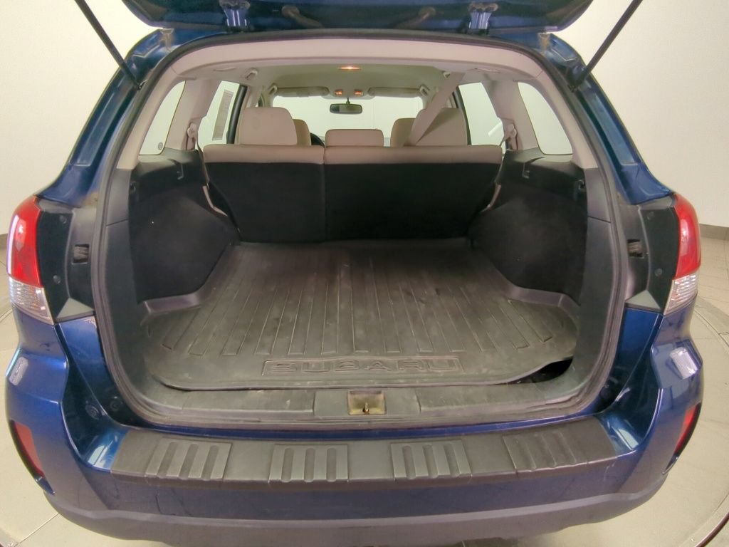 Used 2011 Subaru Outback 2.5i AWD/4WD image 25