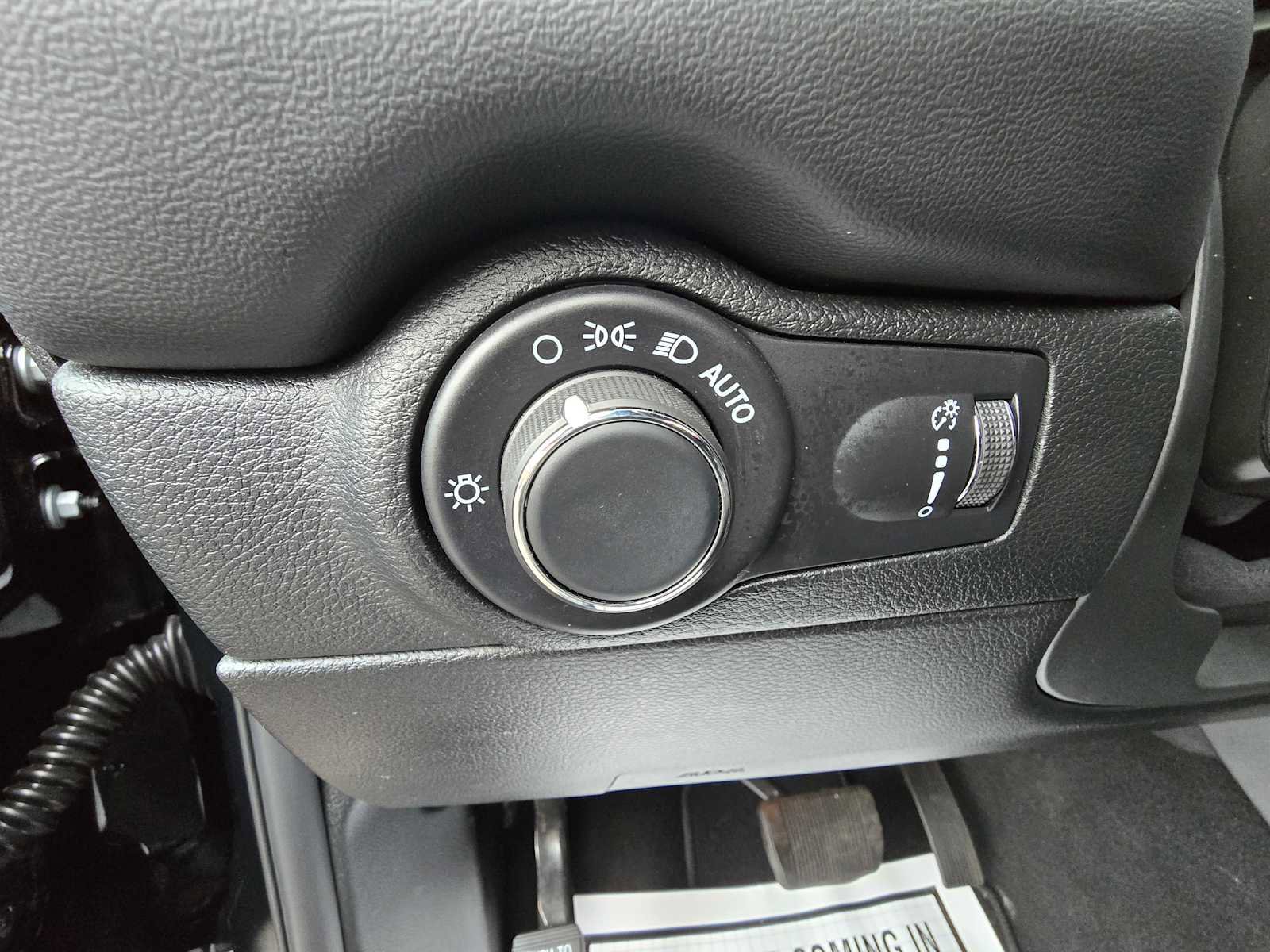Used 2025 Dodge Durango GT AWD/4WD image 21