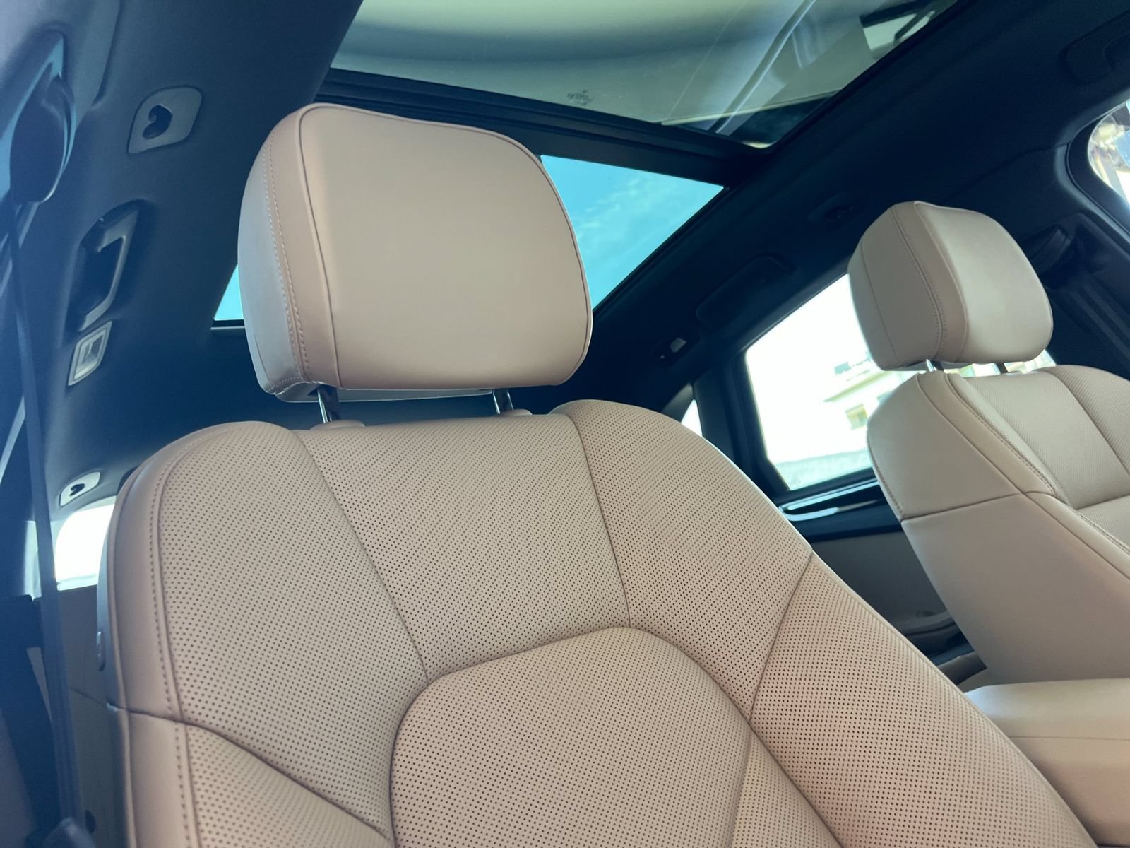 Certified 2025 Porsche Macan S AWD/4WD image 19