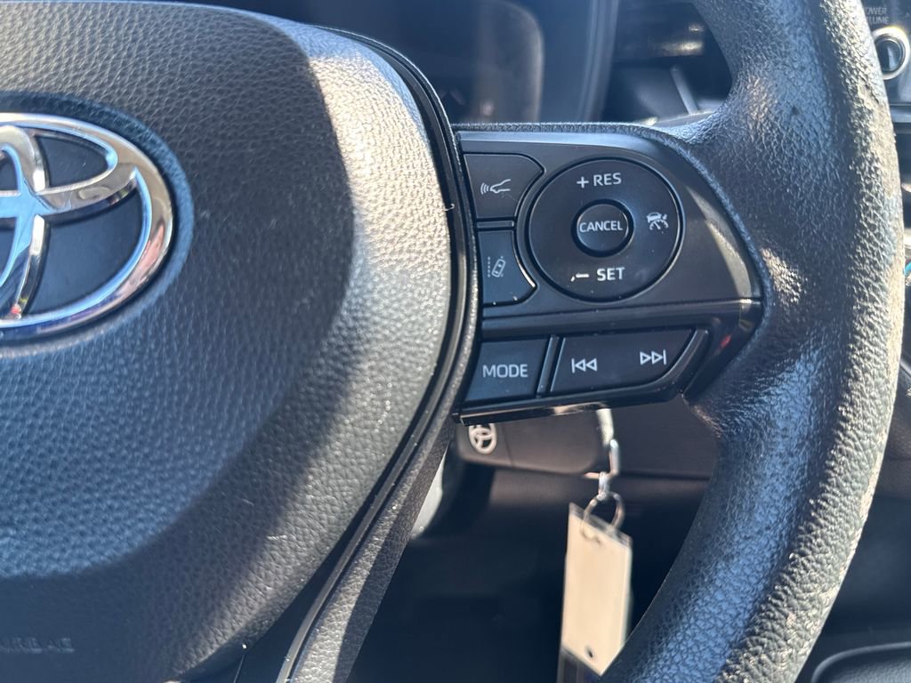 Used 2020 Toyota Corolla LE FWD image 19