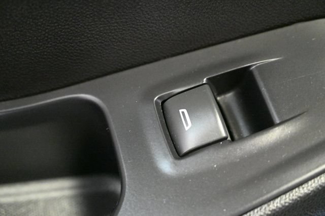 Used 2021 Chevrolet Traverse LS FWD image 47