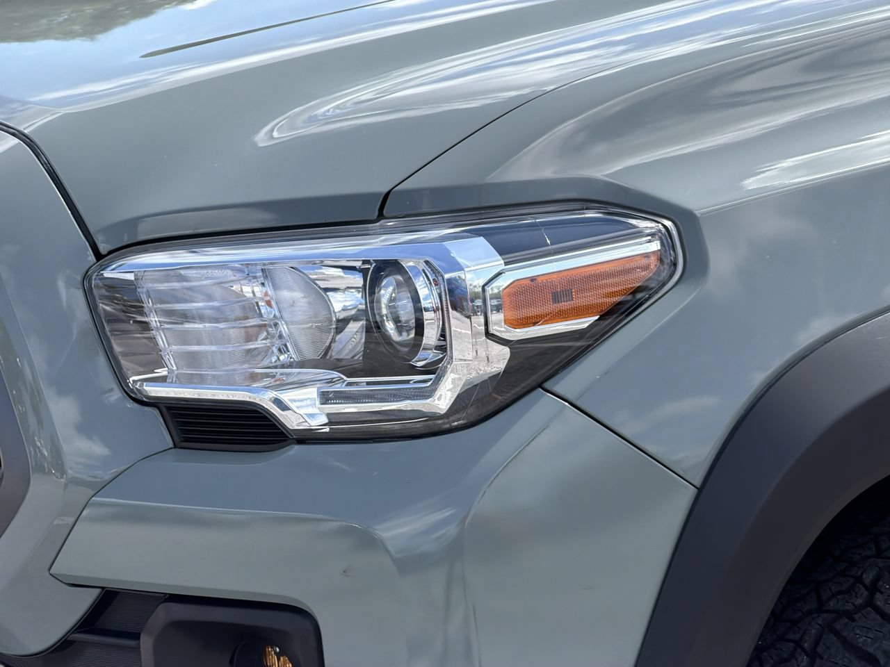 Used 2022 Toyota Tacoma TRD Off-Road AWD/4WD image 6
