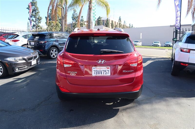 Used 2011 Hyundai Tucson GLS image 14