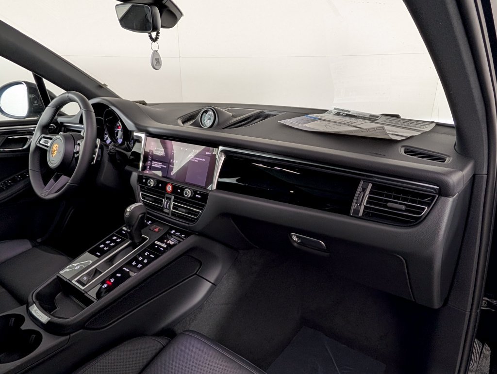 New 2026 Porsche Macan AWD/4WD image 19